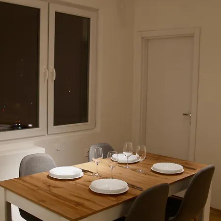 Primo Classe 3 Apartamento Escópia